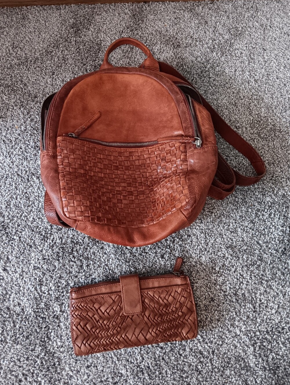 Vilenca Holland Genuine Leather Cognac Backpack & Matching Woven Wallet Set
